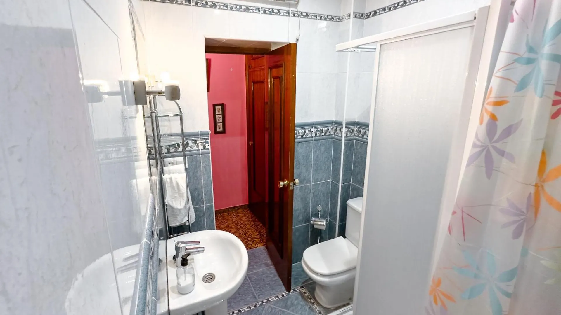 Pensión Hostal Habitaciones & Suites Don Pepin Málaga