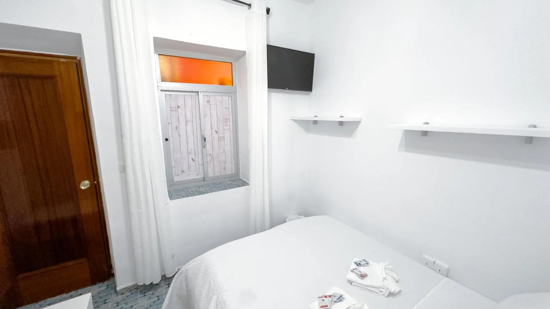 Hostal Habitaciones & Suites Don Pepin Málaga 0*,  España