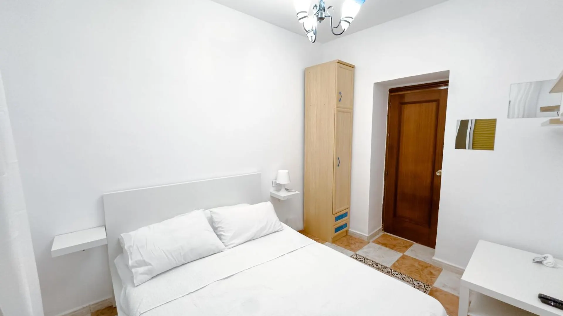 Pensión Hostal Habitaciones & Suites Don Pepin Málaga