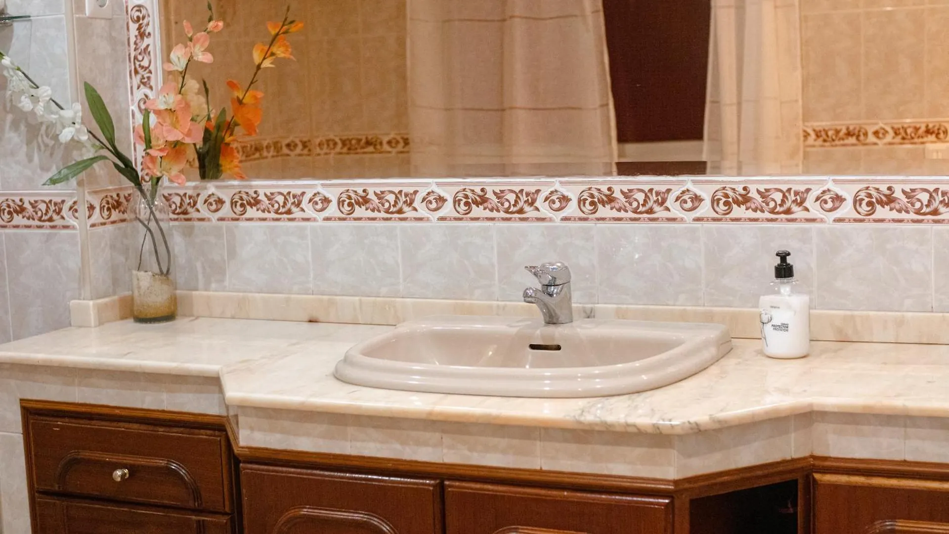 Hostal Habitaciones & Suites Don Pepin Málaga