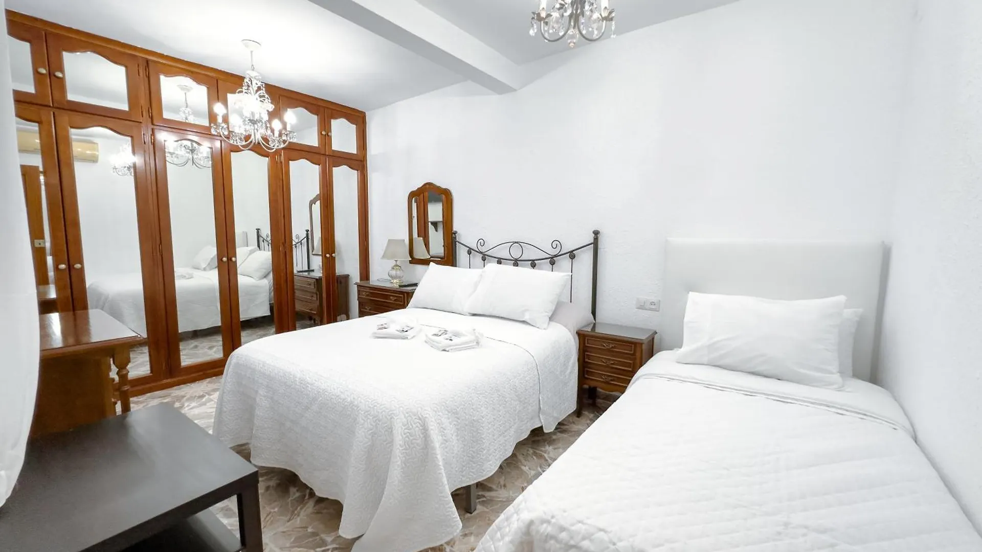 Hostal Habitaciones & Suites Don Pepin Málaga