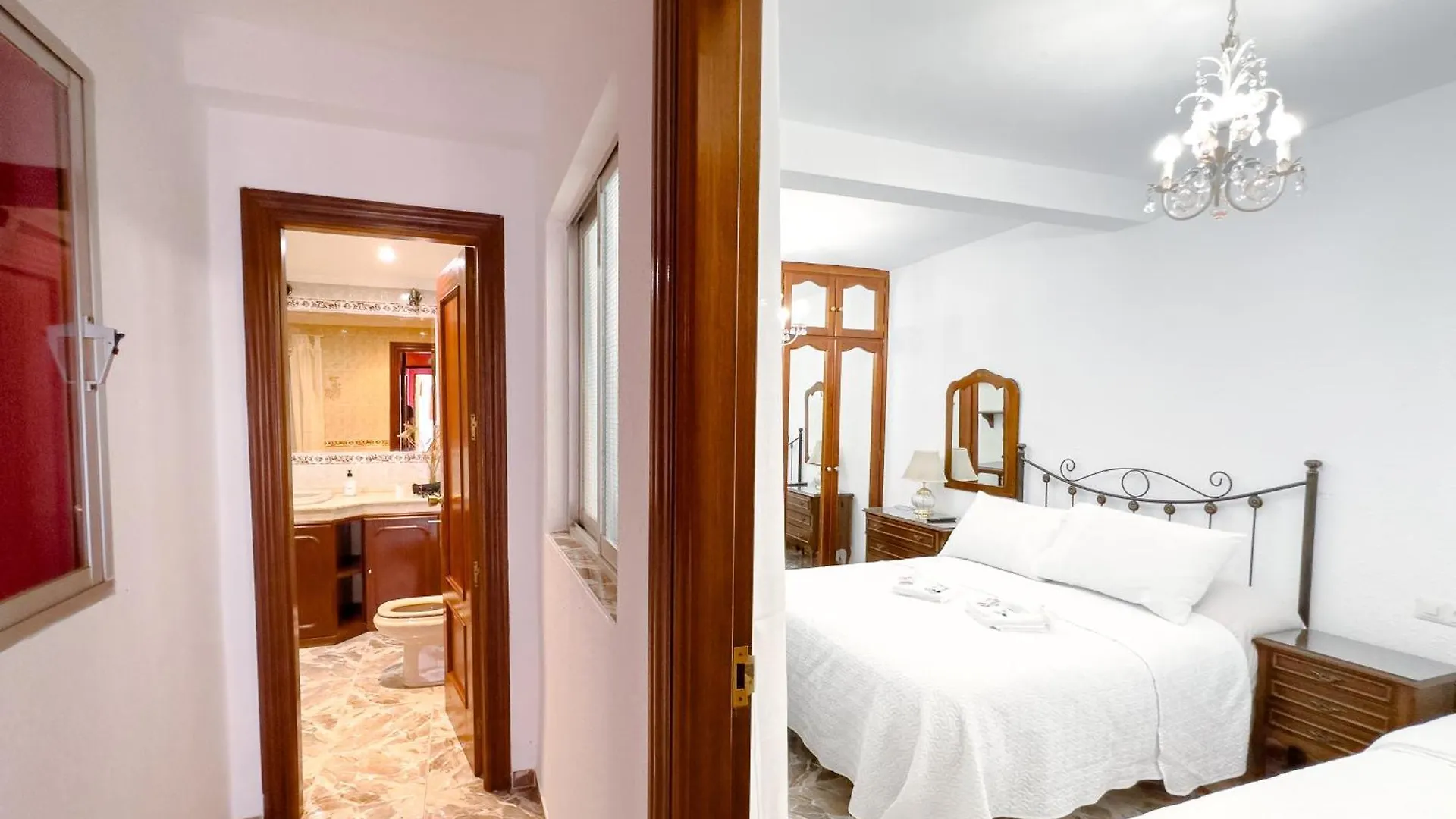Hostal Habitaciones & Suites Don Pepin Málaga 0*,