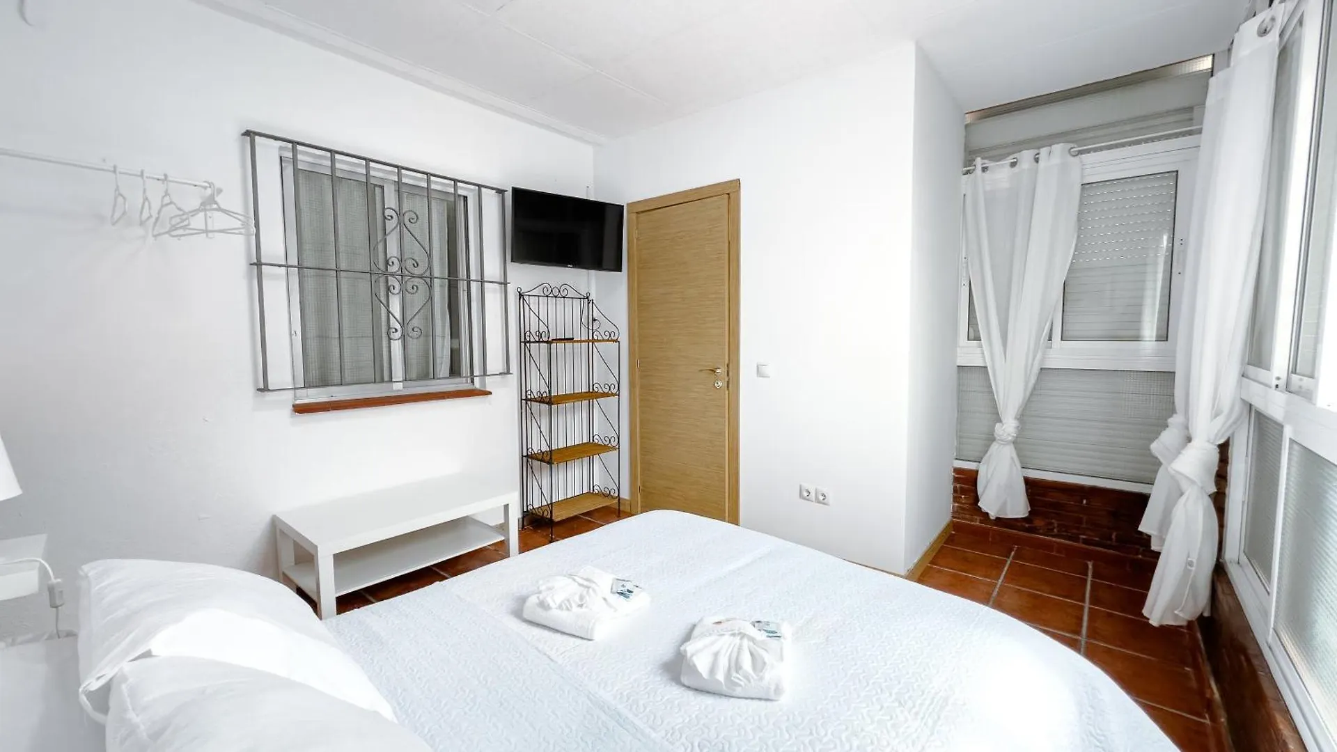 Hostal Habitaciones & Suites Don Pepin Málaga
