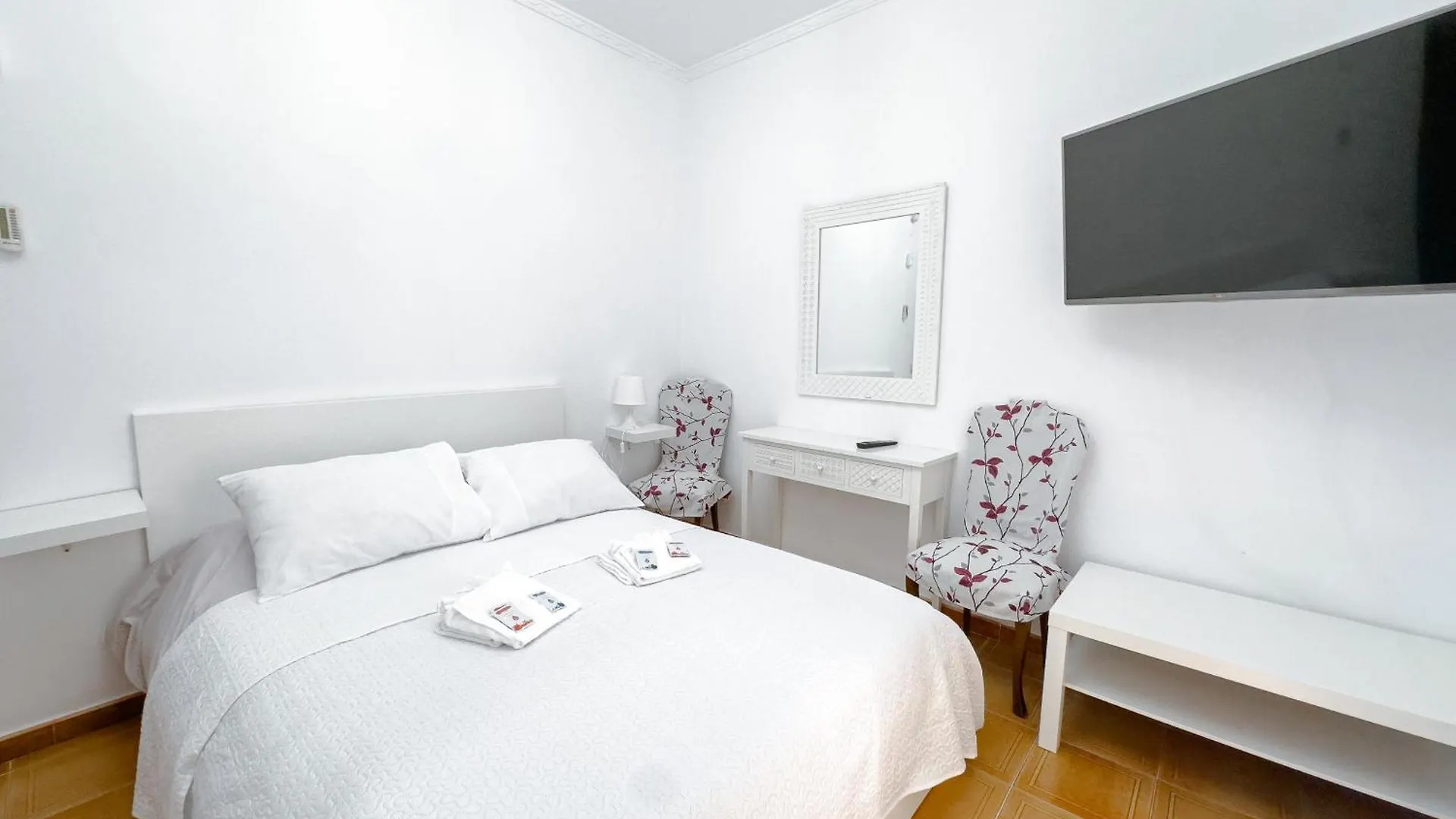 Hostal Habitaciones & Suites Don Pepin Málaga