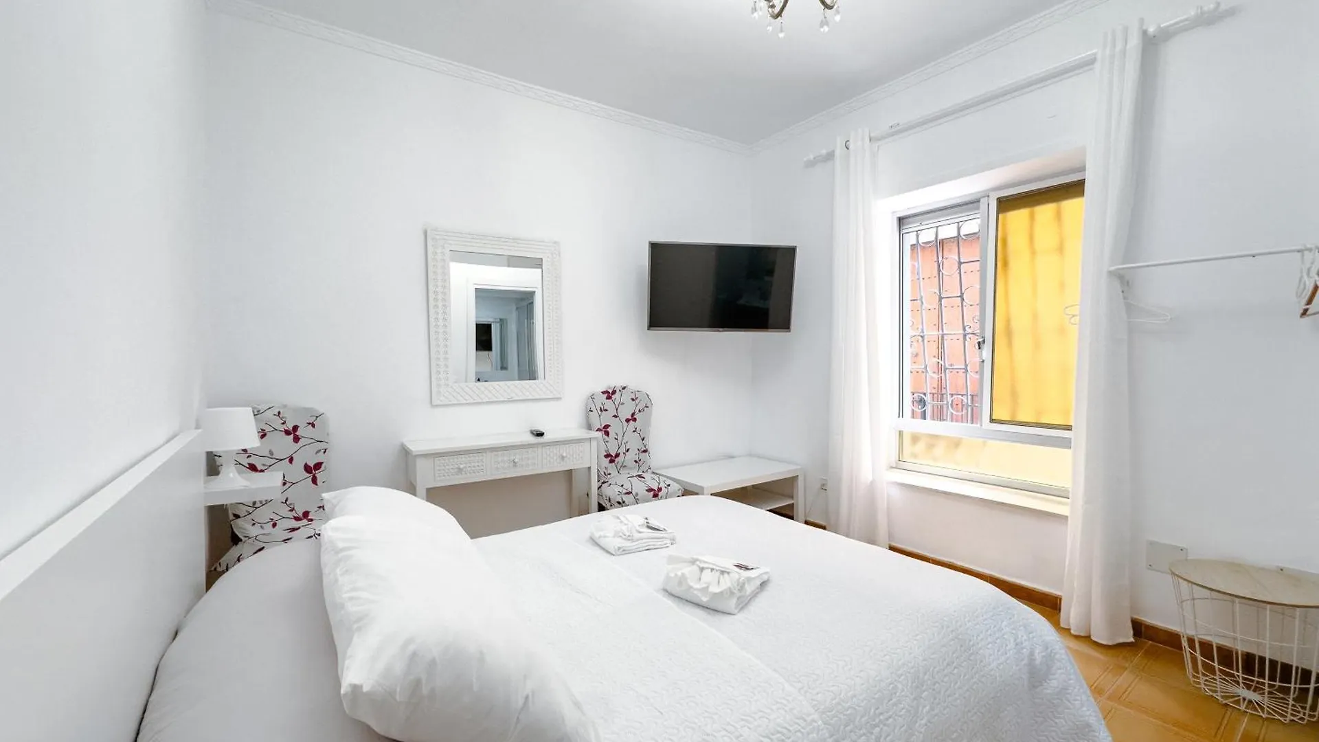 Hostal Habitaciones & Suites Don Pepin Málaga 0*,