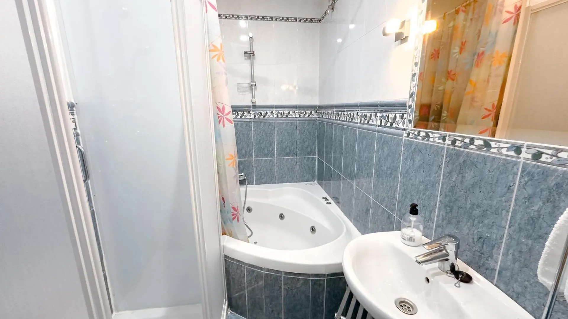 Hostal Habitaciones & Suites Don Pepin Málaga Casa de hóspedes